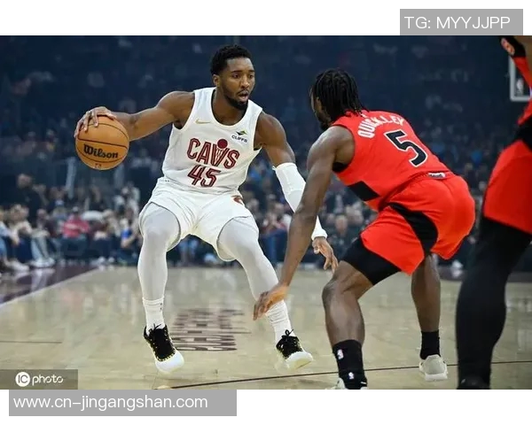 猛龙客胜骑士!巴恩斯准三双28+10+8力压米切尔31分 猛龙客胜骑士!巴恩斯准三双28+10+8力压米切尔31分